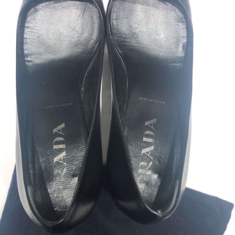 PRADA LEATHER PUMPS - Picture 8 of 10